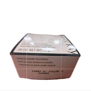 MaryKay's Discontinued Shade In IVORY 2 minersl Powder